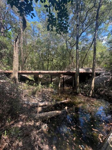 X Eagles Way, Defuniak Springs, FL 32433