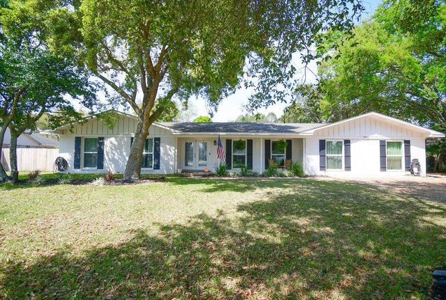 2912 Glenn Street, Gulf Breeze, FL 32563