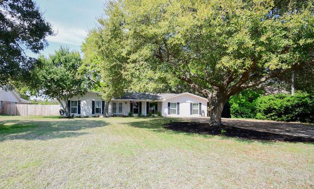 2912 Glenn Street, Gulf Breeze, FL 32563