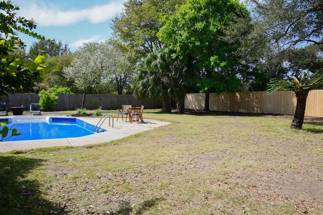 2912 Glenn Street, Gulf Breeze, FL 32563