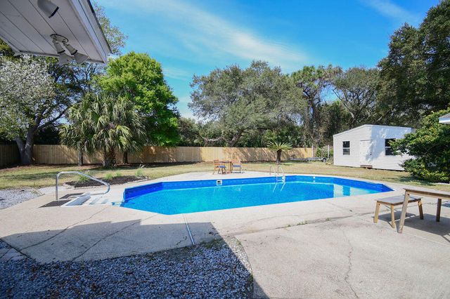 2912 Glenn Street, Gulf Breeze, FL 32563