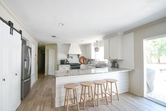 2912 Glenn Street, Gulf Breeze, FL 32563