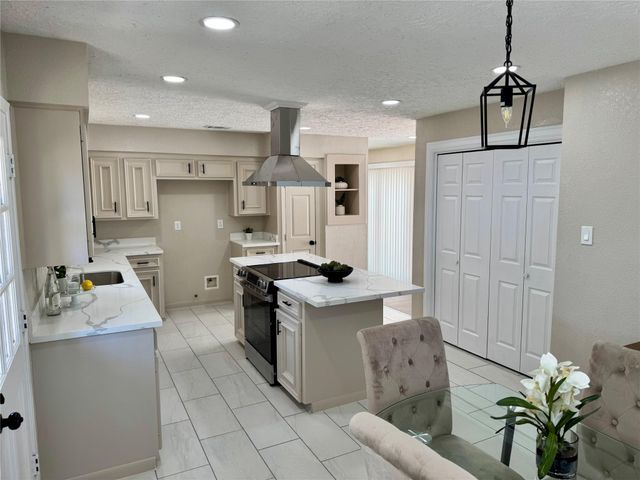 4231 Meadowbank Drive, Seabrook, TX 77586