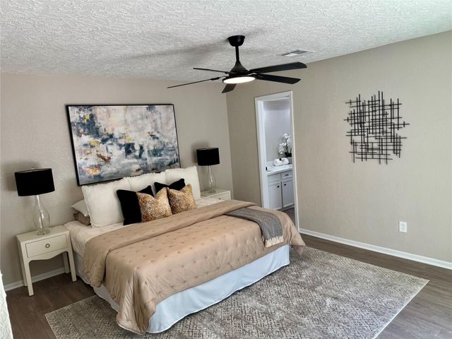 4231 Meadowbank Drive, Seabrook, TX 77586