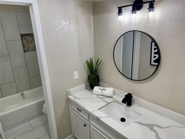 4231 Meadowbank Drive, Seabrook, TX 77586