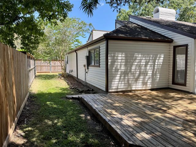 4231 Meadowbank Drive, Seabrook, TX 77586