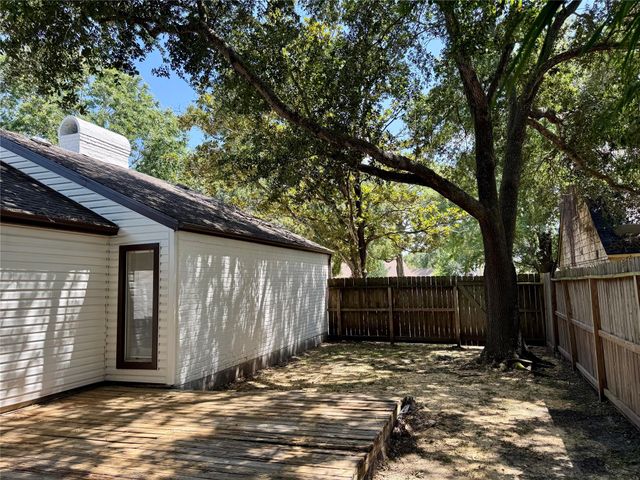 4231 Meadowbank Drive, Seabrook, TX 77586