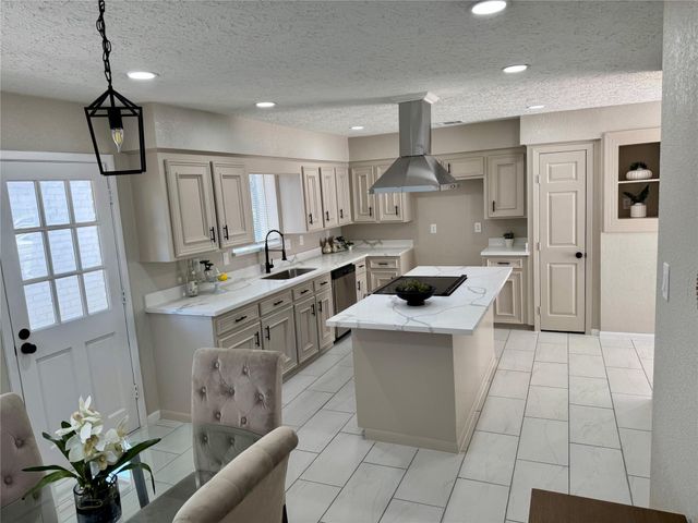 4231 Meadowbank Drive, Seabrook, TX 77586