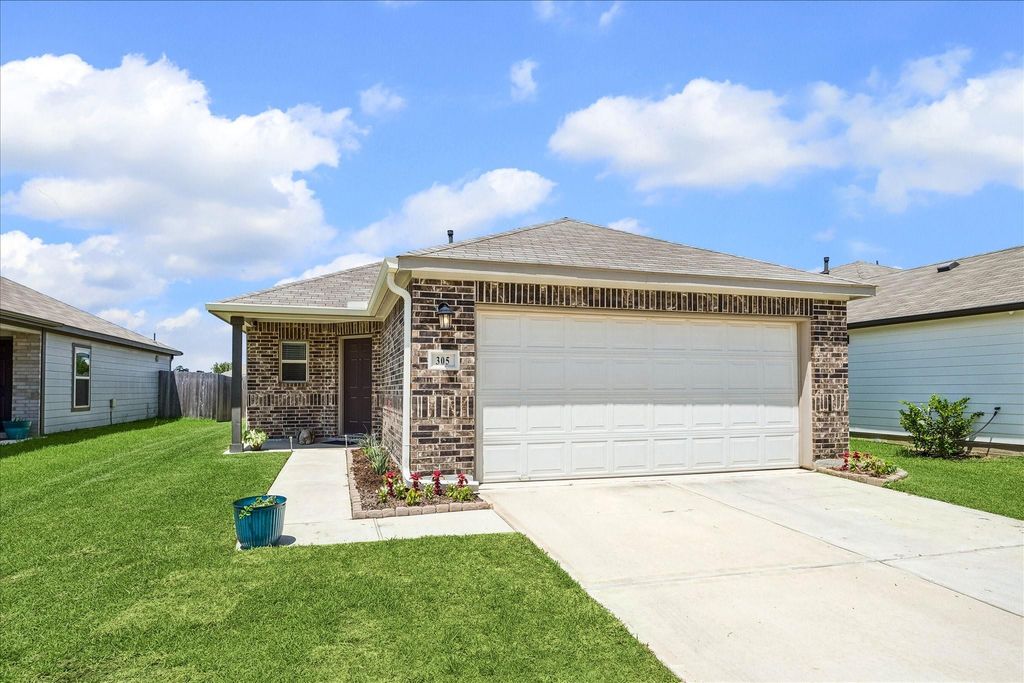 305 Cumberland Forest Drive, Magnolia, TX 77354