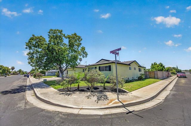 1726 Fairmont Avenue, Clovis, CA 93611