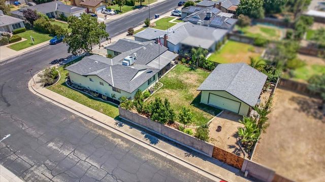 1726 Fairmont Avenue, Clovis, CA 93611