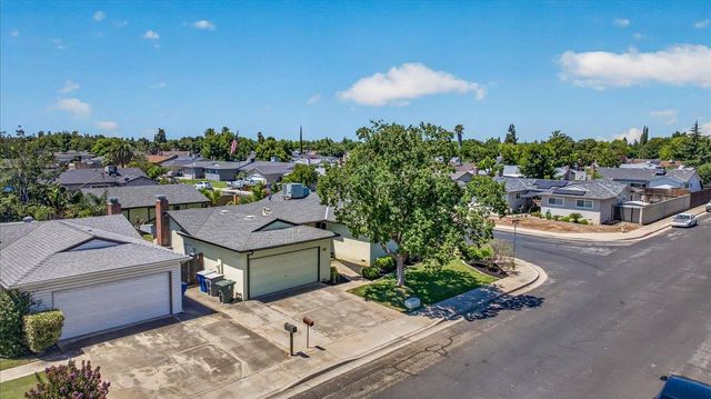 1726 Fairmont Avenue, Clovis, CA 93611