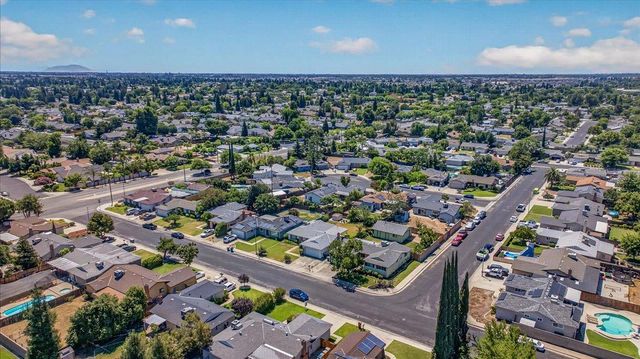 1726 Fairmont Avenue, Clovis, CA 93611