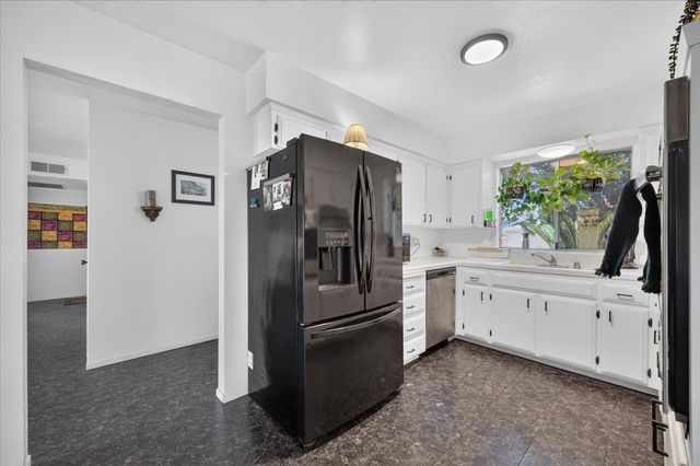 1726 Fairmont Avenue, Clovis, CA 93611
