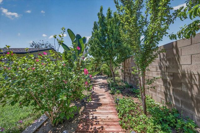 1726 Fairmont Avenue, Clovis, CA 93611