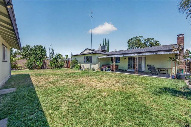 1726 Fairmont Avenue, Clovis, CA 93611