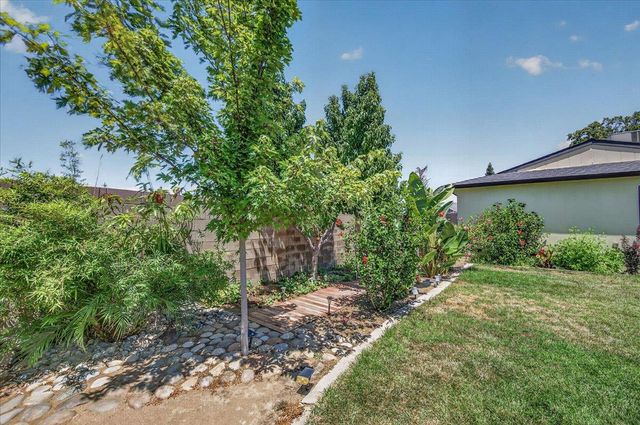 1726 Fairmont Avenue, Clovis, CA 93611