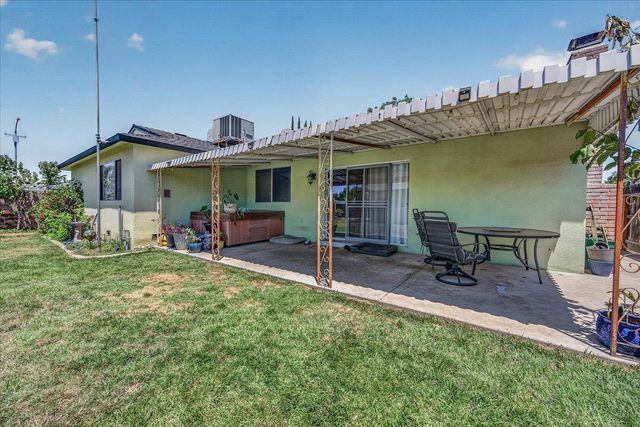 1726 Fairmont Avenue, Clovis, CA 93611