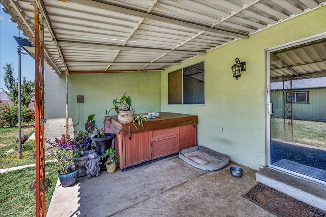 1726 Fairmont Avenue, Clovis, CA 93611