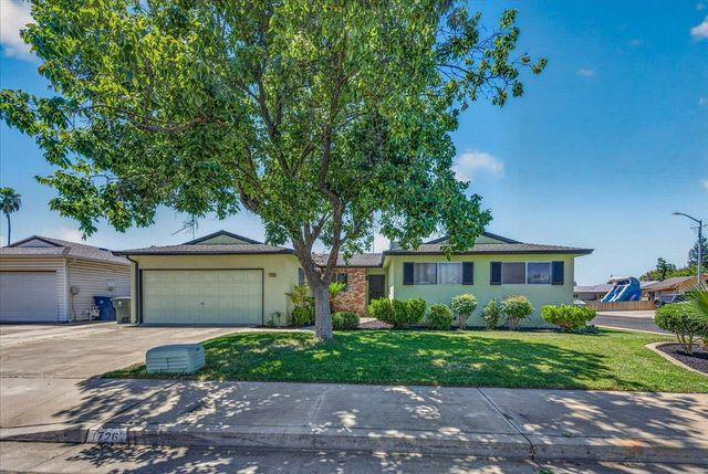 1726 Fairmont Avenue, Clovis, CA 93611