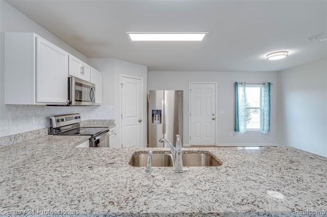 1666 Golfview Drive, Ypsilanti, MI 48198