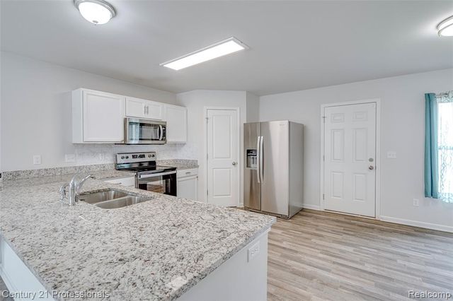 1666 Golfview Drive, Ypsilanti, MI 48198