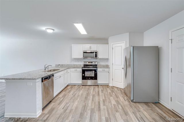 1666 Golfview Drive, Ypsilanti, MI 48198