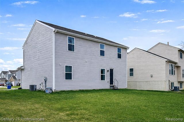 1666 Golfview Drive, Ypsilanti, MI 48198