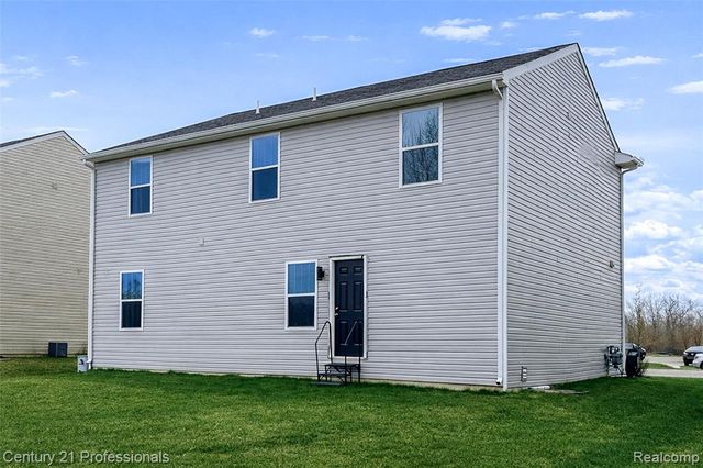 1666 Golfview Drive, Ypsilanti, MI 48198