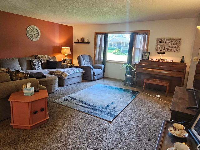 205 Dawn Drive, Nashua, IA 50658