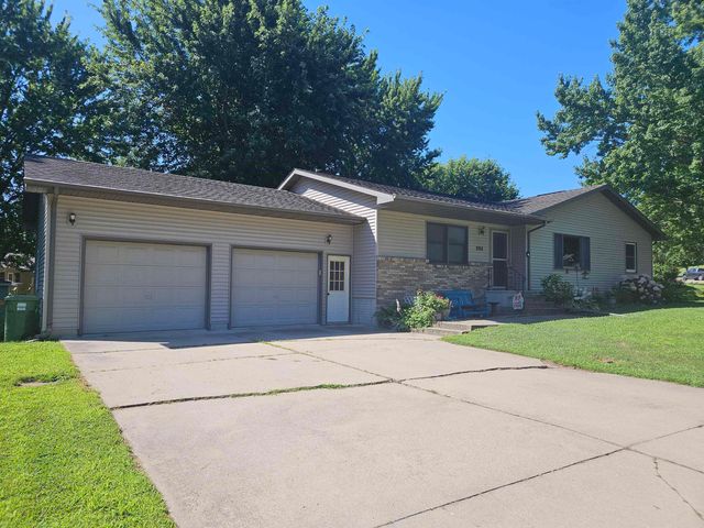 205 Dawn Drive, Nashua, IA 50658