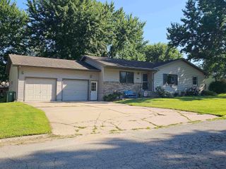 205 Dawn Drive, Nashua, IA 50658