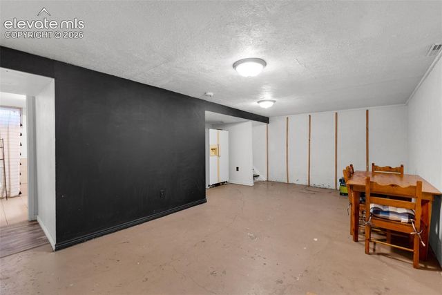 69 Hanson Lane, Pueblo, CO 81001