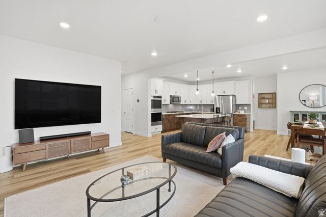 311 E UNCHARTERED LN, Draper, UT 84020