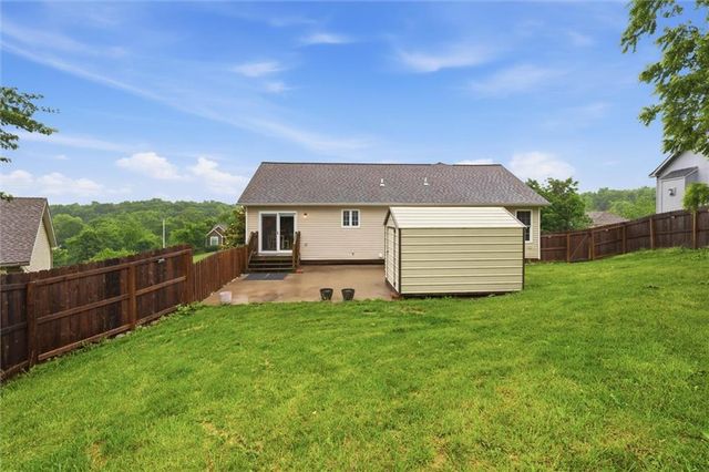 210 E Whispering Hills Boulevard, Lone Jack, MO 64070