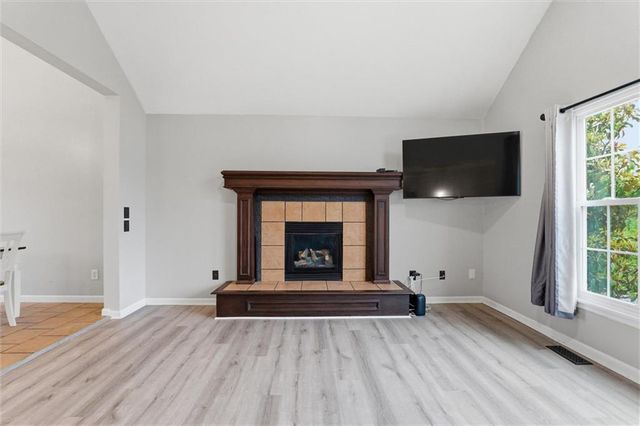 210 E Whispering Hills Boulevard, Lone Jack, MO 64070