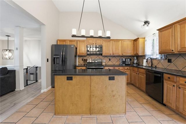 210 E Whispering Hills Boulevard, Lone Jack, MO 64070