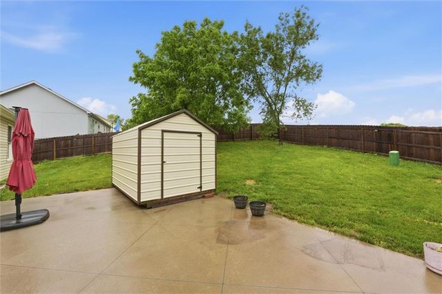 210 E Whispering Hills Boulevard, Lone Jack, MO 64070