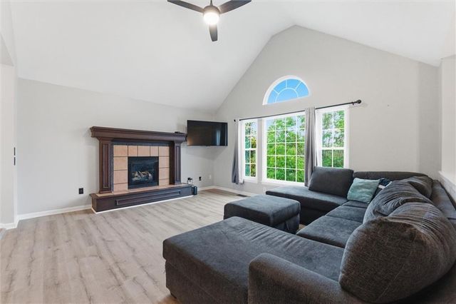 210 E Whispering Hills Boulevard, Lone Jack, MO 64070