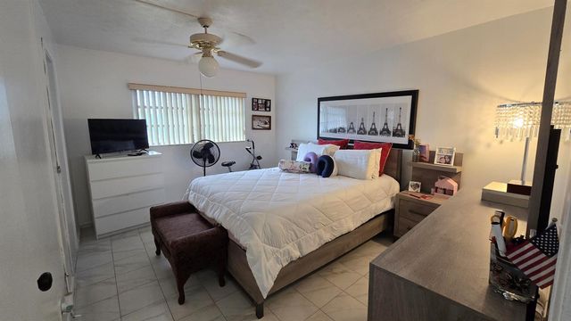 1200 Tallwood Avenue 305, Hollywood, FL 33021