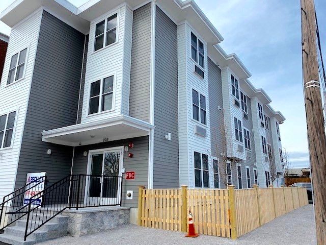 208 Neponset Valley Parkway 5, Boston, MA 02136