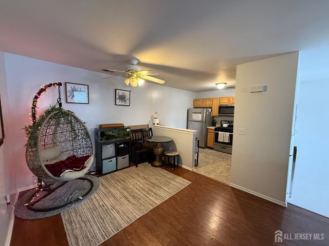 333 Bowler Court, Piscataway, NJ 08854