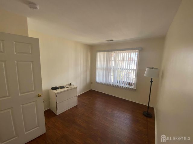 333 Bowler Court, Piscataway, NJ 08854