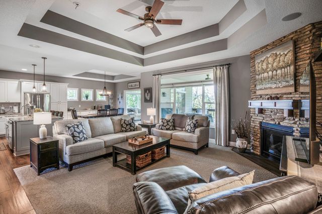 16214 Northpark Drive, Urbandale, IA 50323