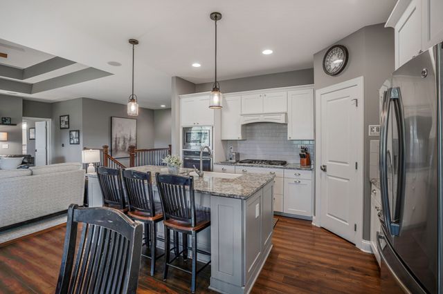 16214 Northpark Drive, Urbandale, IA 50323