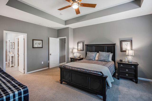 16214 Northpark Drive, Urbandale, IA 50323