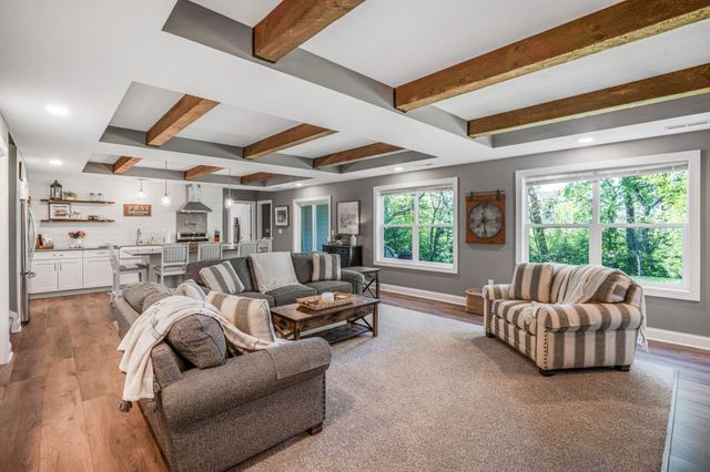 16214 Northpark Drive, Urbandale, IA 50323