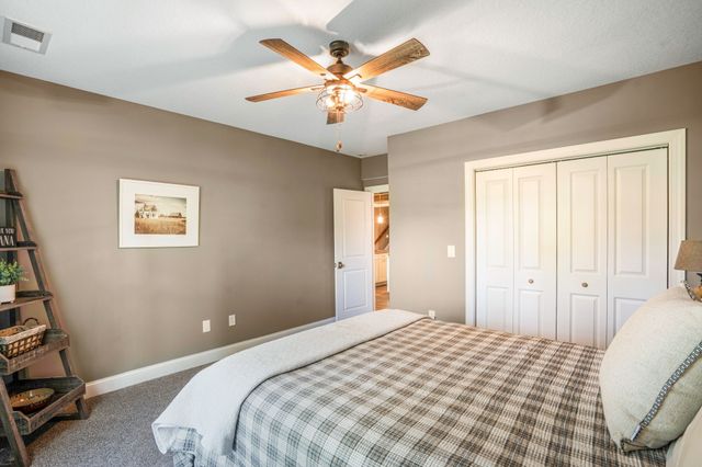 16214 Northpark Drive, Urbandale, IA 50323