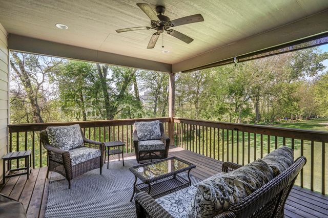 16214 Northpark Drive, Urbandale, IA 50323