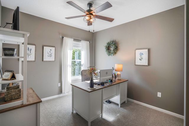 16214 Northpark Drive, Urbandale, IA 50323